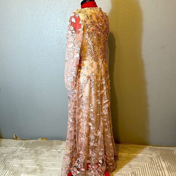 NEW Mac Duggal women’s floral appliqué long sleeve lace A-line gown size 14 - Picture 8 of 13